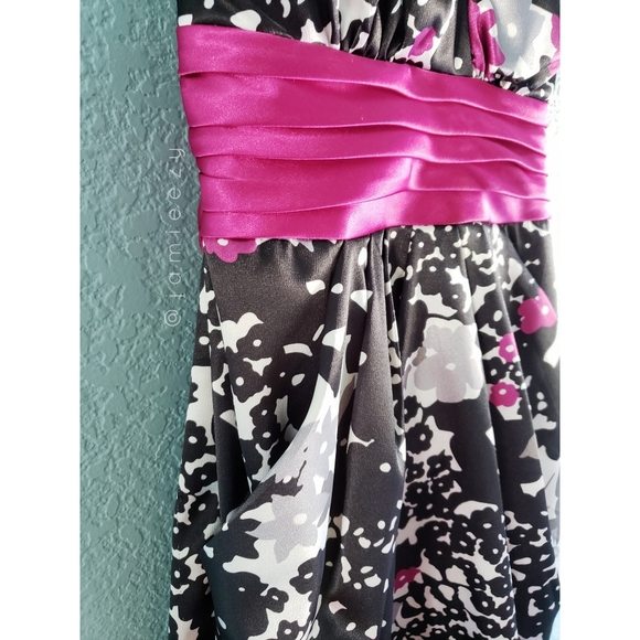 Teeze Me | Silky Abstract Floral Halter Dress - Picture 4 of 9